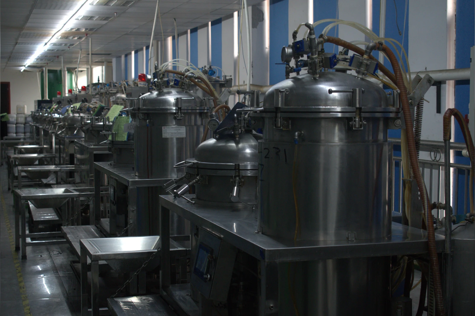 Stainless steel process vessels in a Yunrui capacitor production area